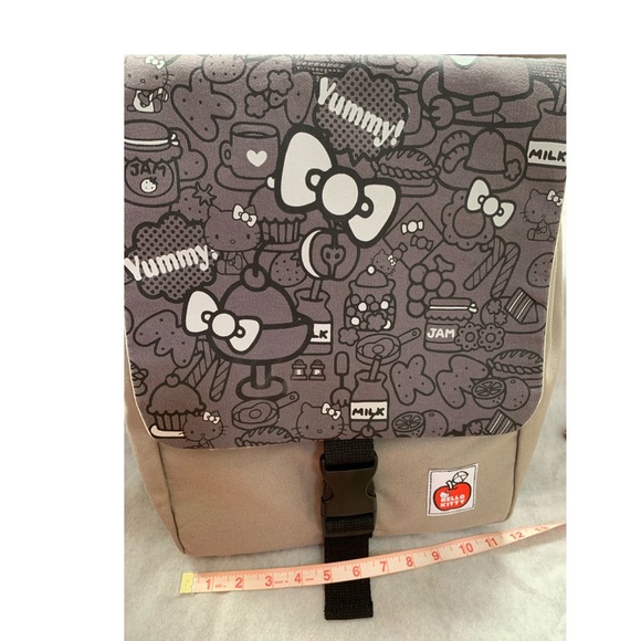 Hello Kitty backpack - Picture 2 of 7